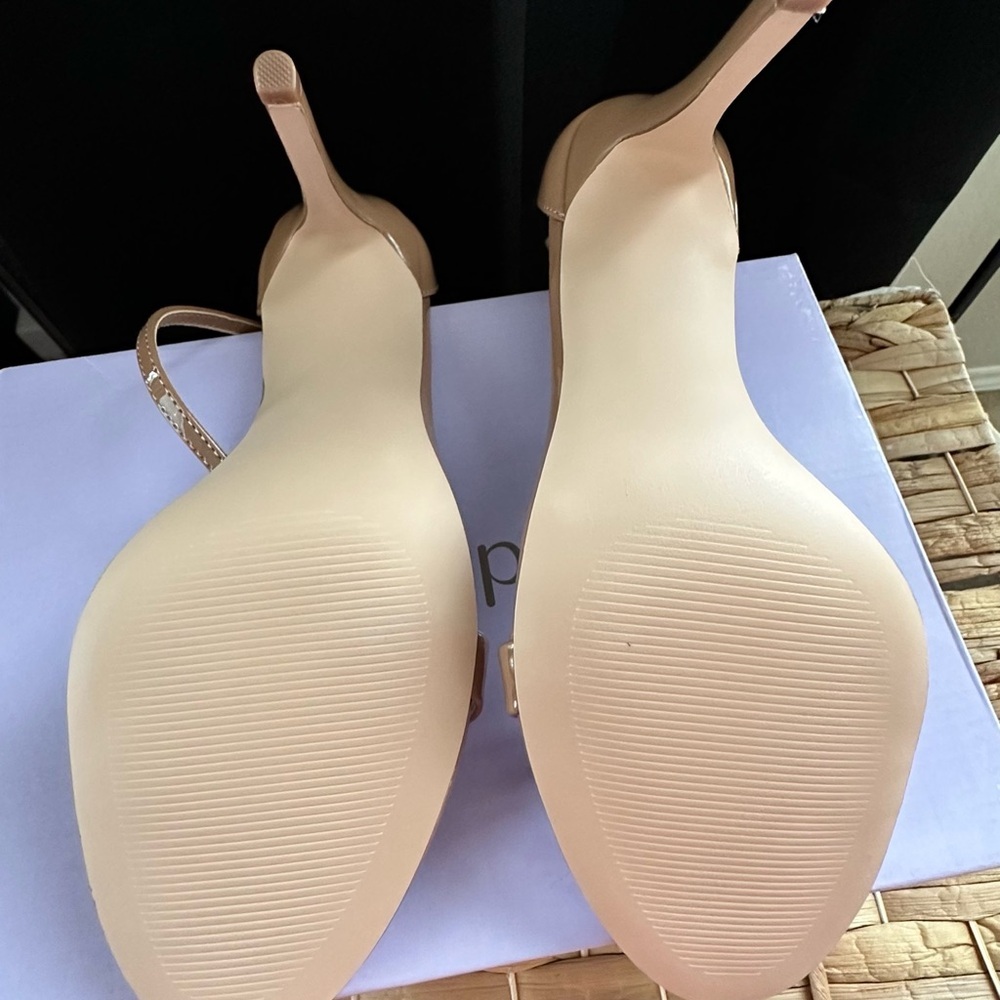 NIB Madden Girl Chic Tan Heels - Picture 3 of 4